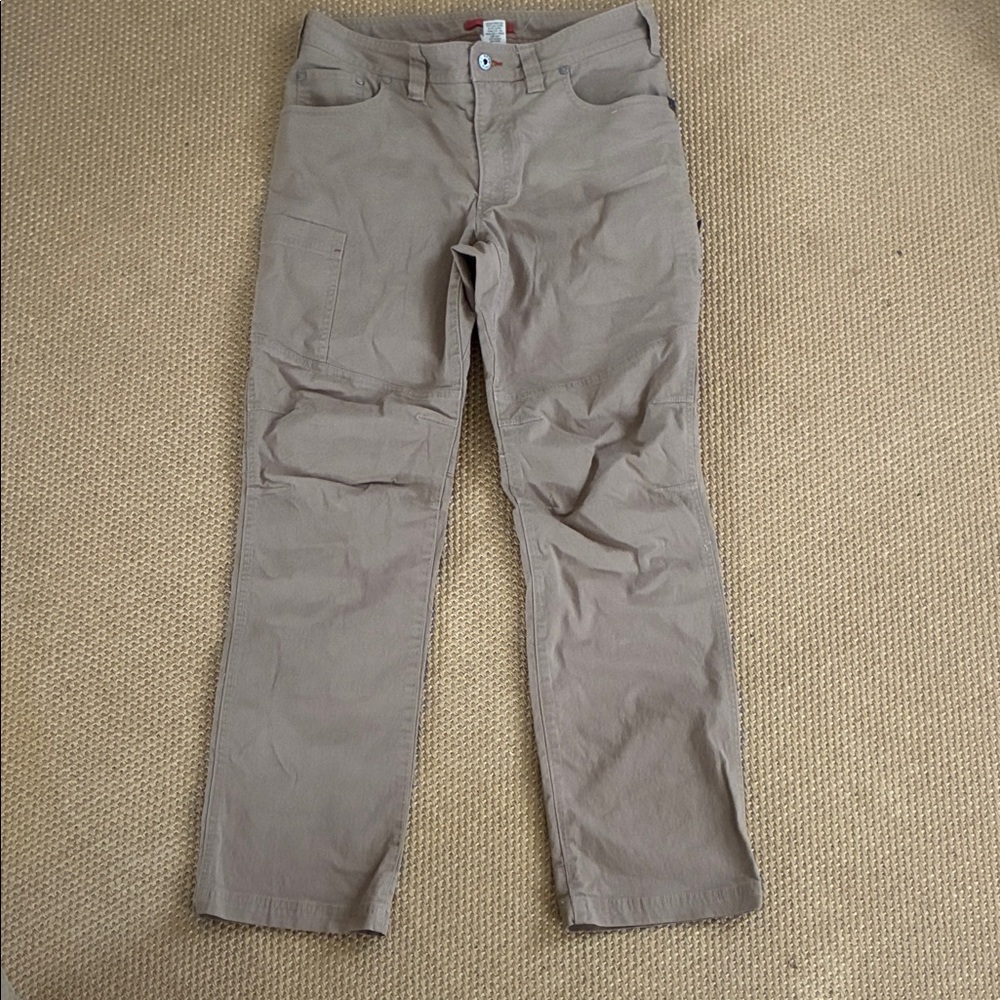L.L. Bean Men's Cargo Pants in Taupe